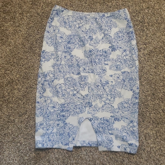 Pencil Skirt - Picture 2 of 4